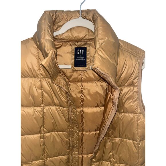 Gap oversized gold colored puffer vest size M - Picture 1 of 4